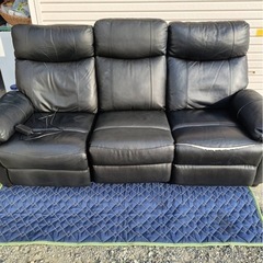 【訳あり】ニトリ電動リクライニングソファ（3人掛け・センターテーブル付き）の画像