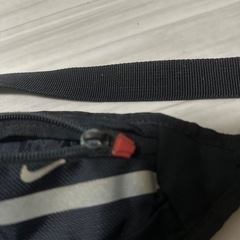 NIKEウエストポーチの画像