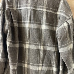 メンズアウター厚めのシャツの画像