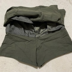 カーキ パンツ付きスカートの画像