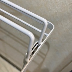 白いタオルラック　スタンドタイプ　軽量・省スペースの画像