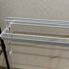 白いタオルラック　スタンドタイプ　軽量・省スペースの画像