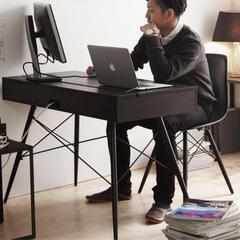 スマートデスク レイ + シェルチェア DSW ブラックセットの画像