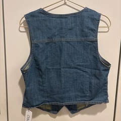 デニムジレ新品Mサイズの画像