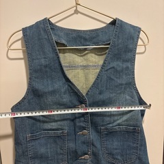 デニムジレ新品Mサイズの画像