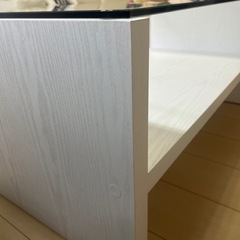 ガラステーブルの画像