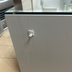 ガラステーブルの画像