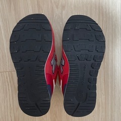 ニューバランス子供スニーカー赤18.5cmの画像