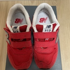 ニューバランス子供スニーカー赤18.5cmの画像