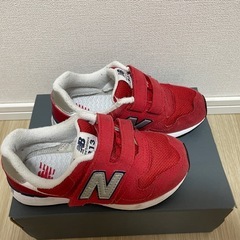 ニューバランス子供スニーカー赤18.5cmの画像