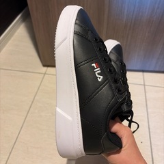 FILA  スニーカー  黒 22.5の画像