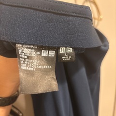 UNIQLOクレープジャージーストレートパンツLの画像