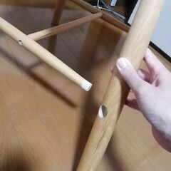 修理が必要な椅子の画像
