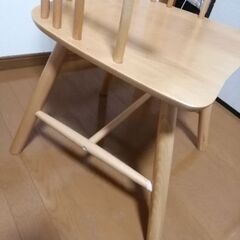 修理が必要な椅子の画像