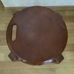 昭和レトロ 丸椅子　スツール　木製椅子　踏み台　持ち手付き　古家具の画像