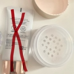 マキアージュルースパウダー　クリア、ハクスリー美容エッセンス！2点セットの画像