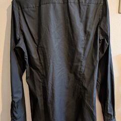 女性用長袖カッターシャツ（Hugo Boss）の画像