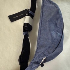 トミーヒルフィガー　ボディバックの画像