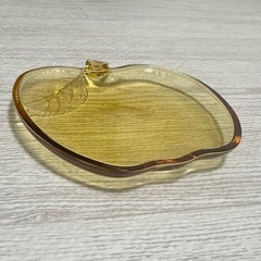 曽我ガラス アンバー りんご 取り皿の画像