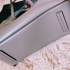 美品MARC JACOBS グレー ハンドバッグの画像