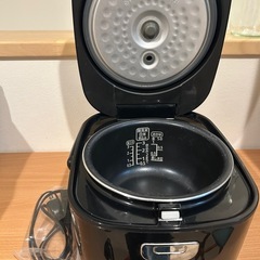 アイリスオーヤマの銘柄炊きジャー炊飯器（3合炊き）の画像