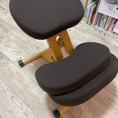 学習チェア　姿勢が良くなる椅子の画像
