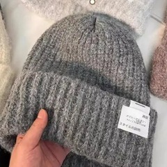 ニット帽グレーの画像