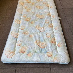 チューリップ柄の敷布団20枚の画像