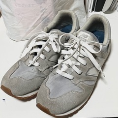 New Balance 520 グレー  の画像