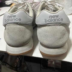 New Balance 520 グレー  の画像