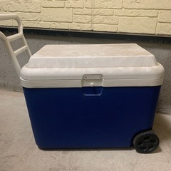 ❤️商談中になりました。断捨離早い者勝ち❤️キャスター式クーラーボックス　大型クーラーボックス　２回使用のみ　訳ありの画像