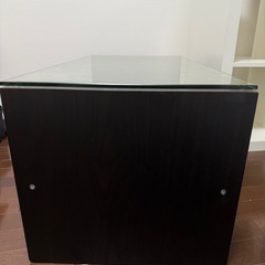 ガラス板ローテーブルの画像