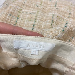 スカート　膝丈スカート　タイトスカート　ANAYI オフィスコーデ　ベージュの画像