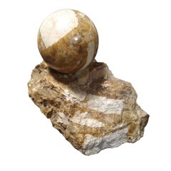 飾り石　天然石製　黄色　球体　丸石　置物　鑑賞石　オブジェの画像