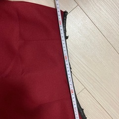 スカート　オフィスコーデ　綺麗めコーデ　ひざ丈スカート 日本製　合成皮革の画像