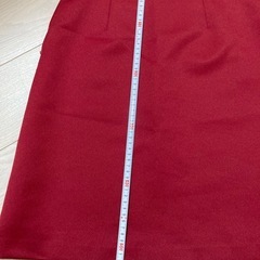 スカート　オフィスコーデ　綺麗めコーデ　ひざ丈スカート 日本製　合成皮革の画像