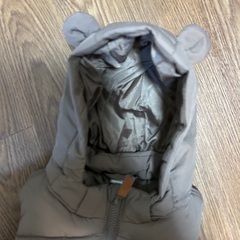 H&M ダウンベスト　くま耳ブラウンの画像