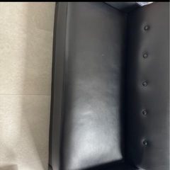 黒色ソファーの画像