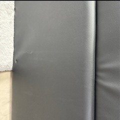 黒色ソファーの画像