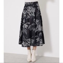 新品　rienda トーンフラワーDENIM J/WフレアSK （ブルー）の画像