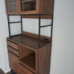 木目×ブラックフレーム キッチンボード（レンジボード） コンセント付きの画像