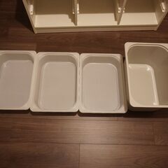 IKEA TROFAST（トロファスト）収納コンビネーション 白フレーム＋収納ボックス付きの画像