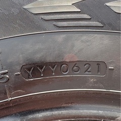 ハイエースなどに スタッドレス バリ溝 走行少ないの画像