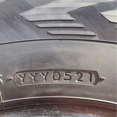 ハイエースなどに スタッドレス バリ溝 走行少ないの画像