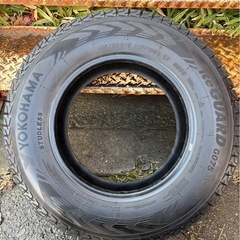 ハイエースなどに スタッドレス バリ溝 走行少ないの画像