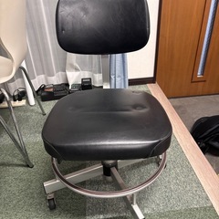 事務用　イスの画像