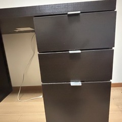 ニトリ 机 コンセント2口付きの画像