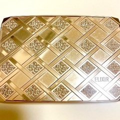 資生堂　エリクシール　パウダーファンデーションのケース　鏡付き　美品の画像