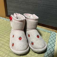 ブーツ 15cm ピンク いちごの画像