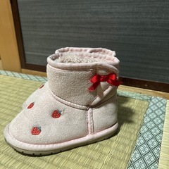 ブーツ 15cm ピンク いちごの画像